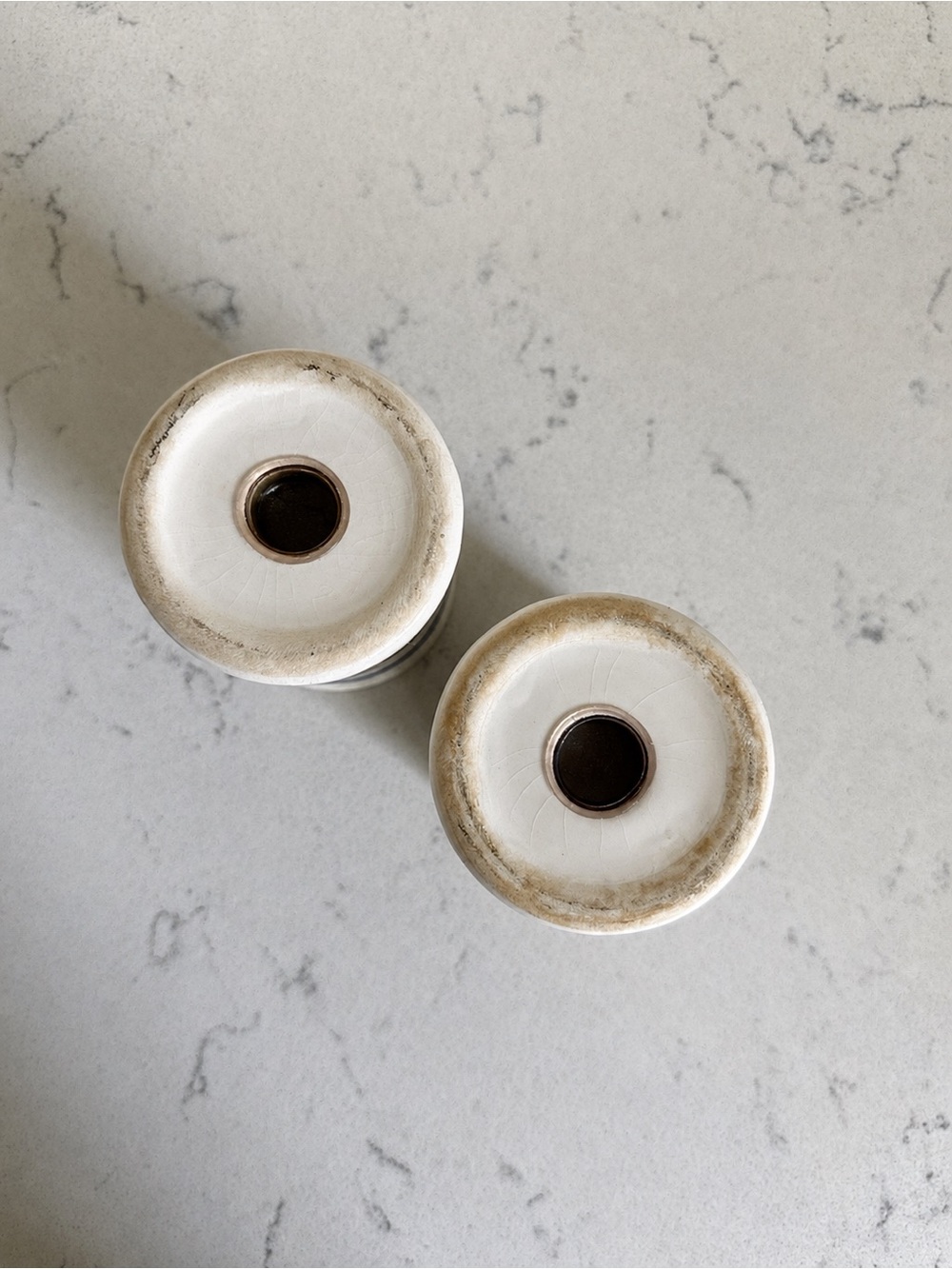 Vintage 1990s Hand-Painted Ceramic Salt and Pepper Shakers - Blue and Yellow - Picture 5 of 5
